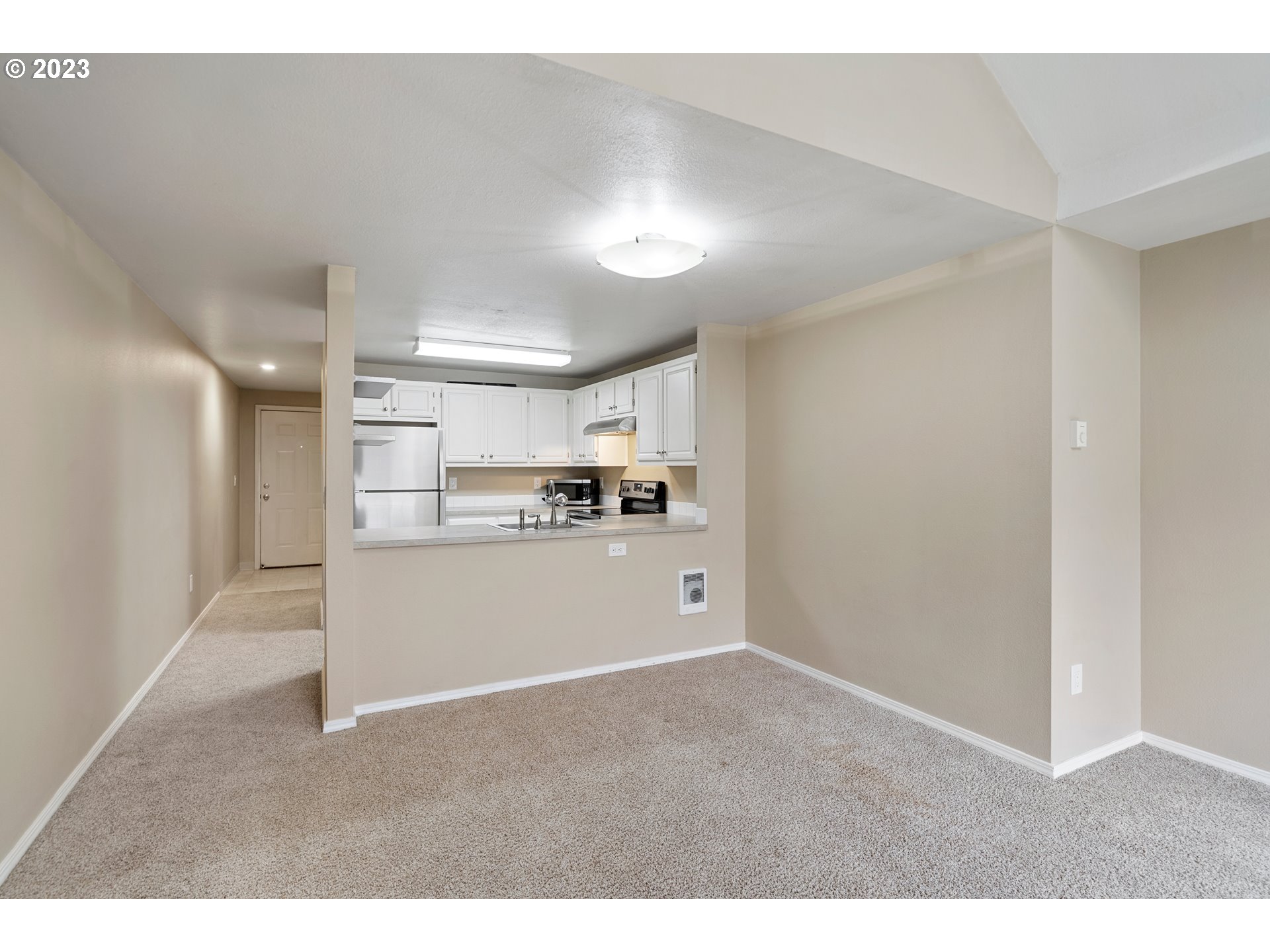 17516 Northwest Springville Road, Unit B16 Portland, OR 97229 - Photo 11 of 31 Gallery Image 11