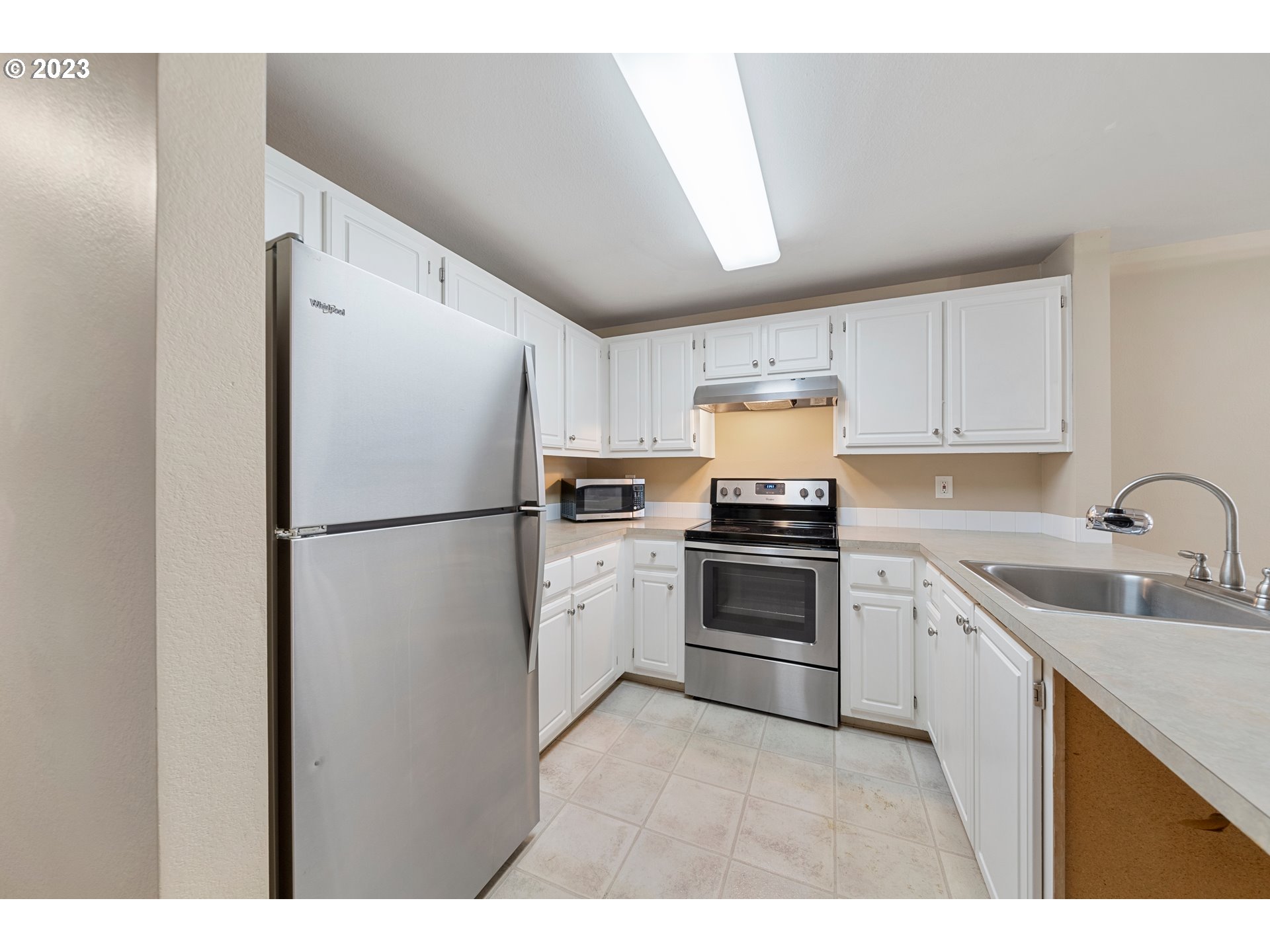 17516 Northwest Springville Road, Unit B16 Portland, OR 97229 - Photo 13 of 31 Gallery Image 13