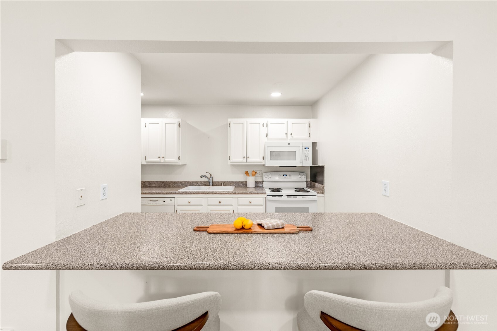 555 Prospect Street, Unit 1 Seattle, WA 98109 - Photo 8 of 27 Gallery Image 8