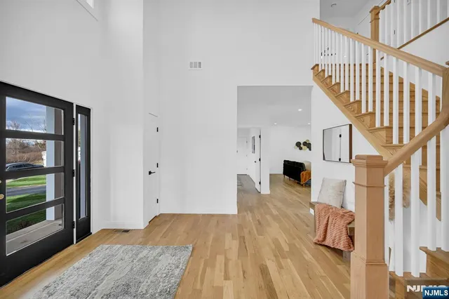 $939,999 | 7 Emerald Drive, Hamburg, NJ 07419