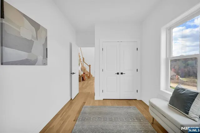 $939,999 | 7 Emerald Drive, Hamburg, NJ 07419