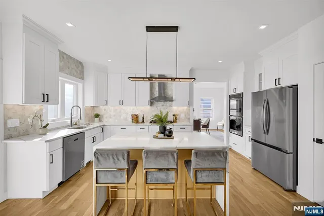 $939,999 | 7 Emerald Drive, Hamburg, NJ 07419