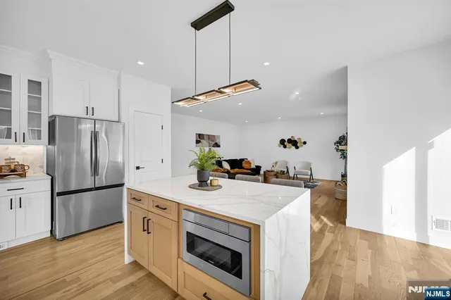 $939,999 | 7 Emerald Drive, Hamburg, NJ 07419