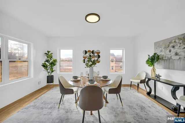 $939,999 | 7 Emerald Drive, Hamburg, NJ 07419