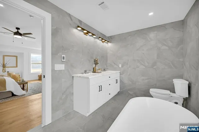 $939,999 | 7 Emerald Drive, Hamburg, NJ 07419