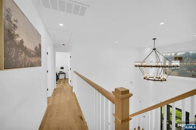 $939,999 | 7 Emerald Drive, Hamburg, NJ 07419