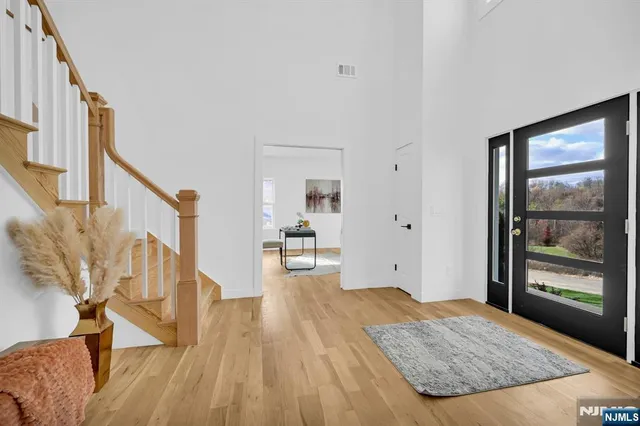 $939,999 | 7 Emerald Drive, Hamburg, NJ 07419