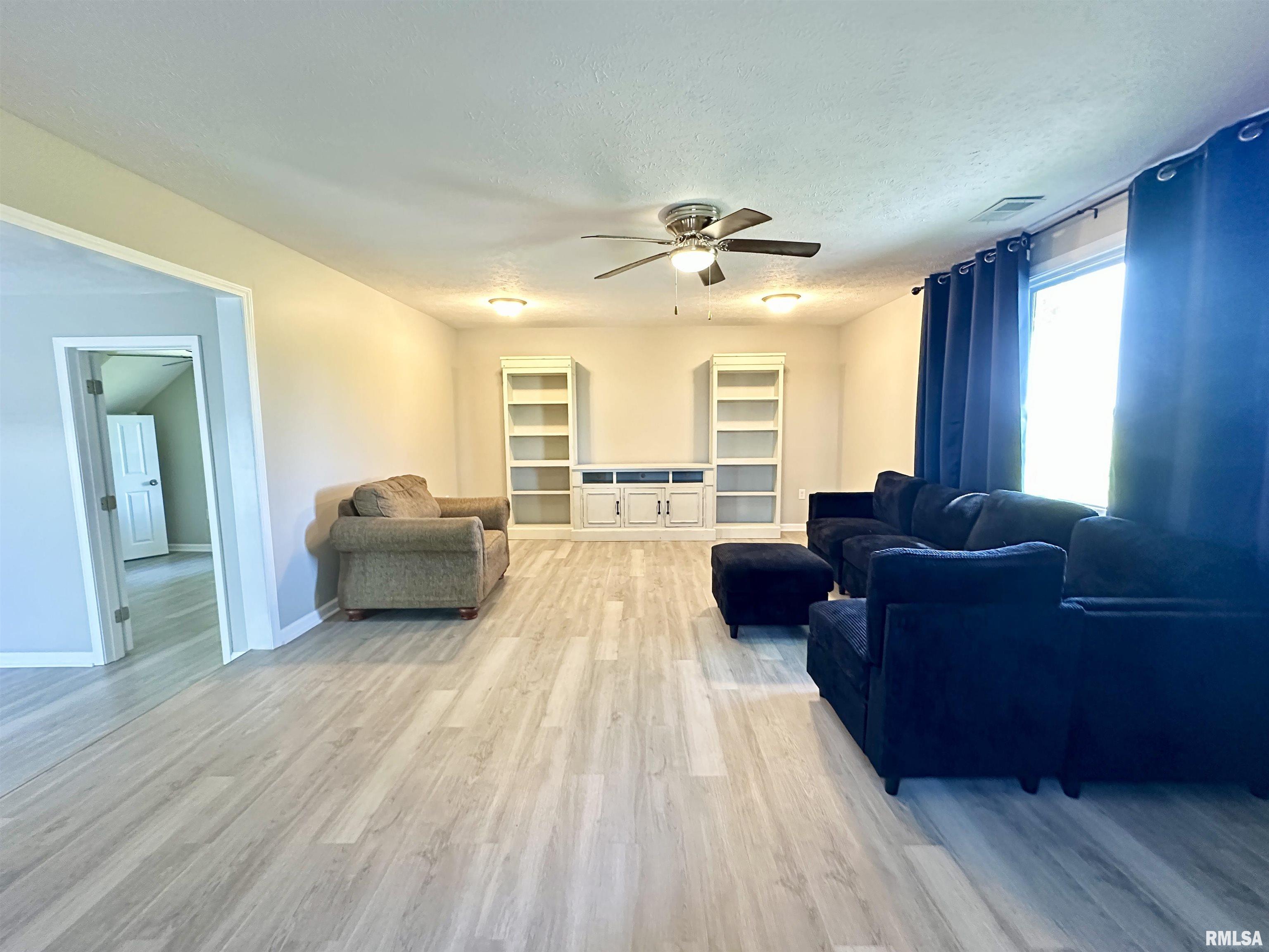 1311 McGlasson Road Jacksonville, IL 62650 - Photo 15 of 38