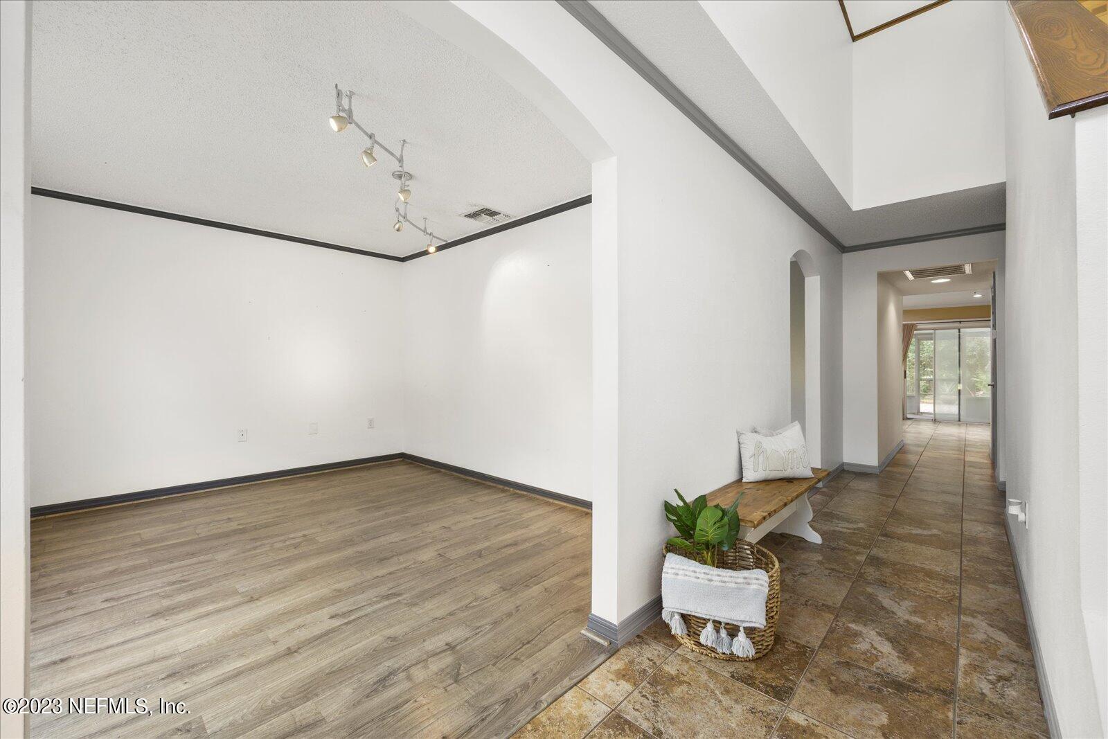 55703 Bear Run Road Callahan, FL 32011 - Photo 5 of 58 a living room with furniture and a table