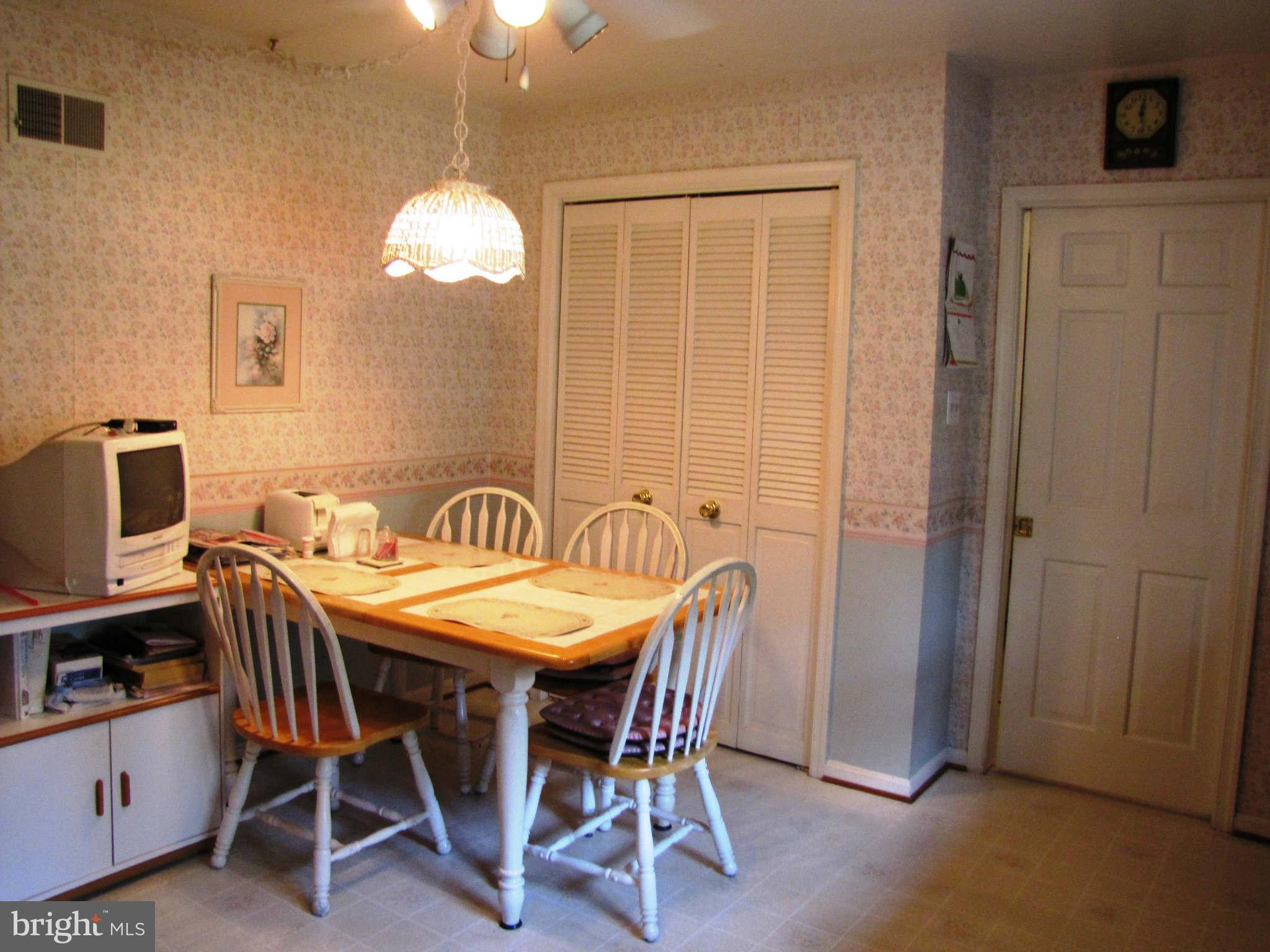 6106 Brooklyn Bridge Road Laurel, MD 20707 - Photo 12 of 26 Kitchen