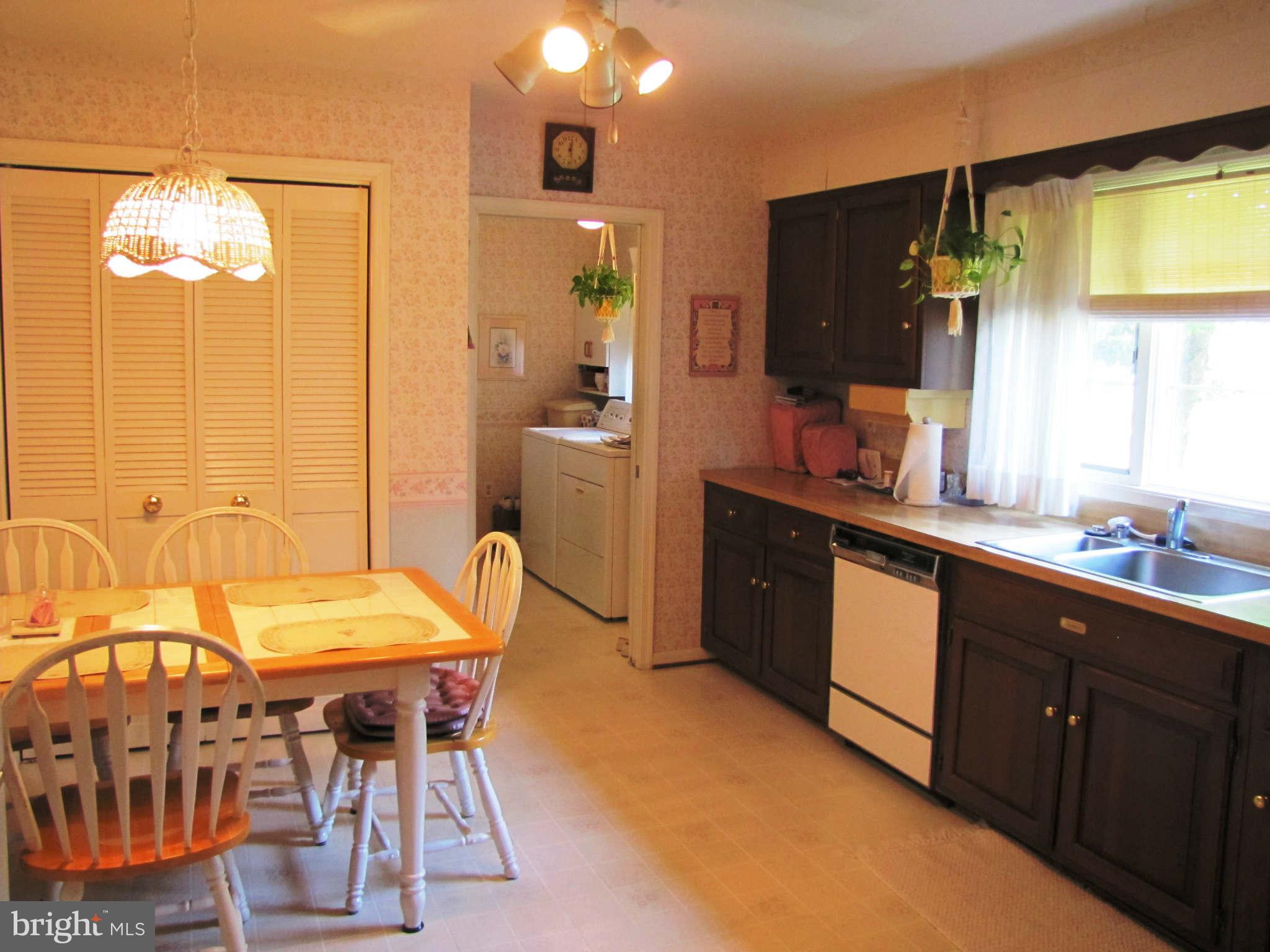 6106 Brooklyn Bridge Road Laurel, MD 20707 - Photo 13 of 26 Kitchen