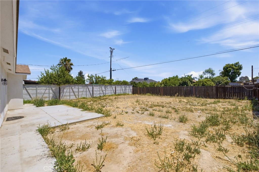 805 Lawson Road Bakersfield, CA 93307 - Photo 25 of 31