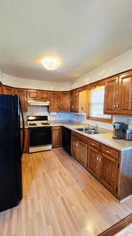 $1,900 | 477 Water Tower Road North, Manteno, IL 60950