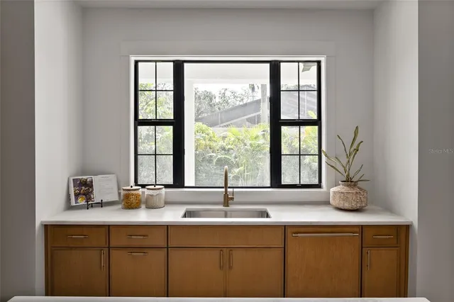 $17,000 | 806 Idlewood Drive, Tampa, FL 33609