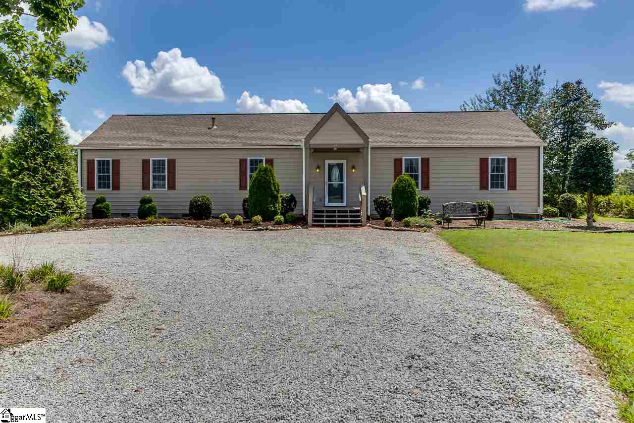 413 Durbin Meadows Road Fountain Inn, SC 29644 - Photo 2 of 35