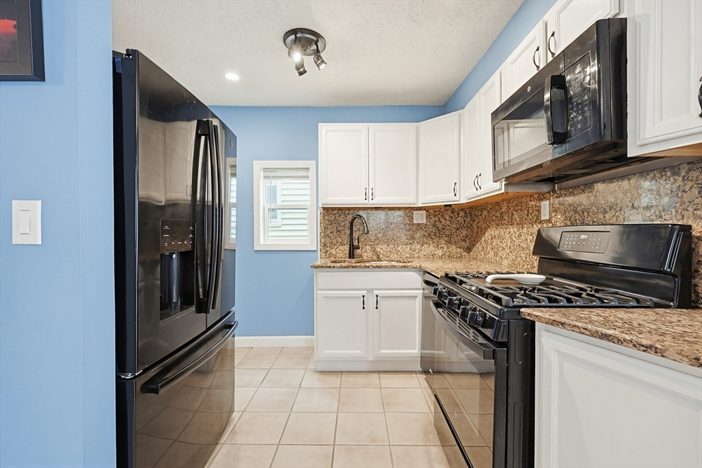 4 Webster Street Lynn, MA 01902 - Photo 5 of 31