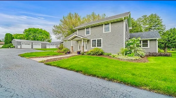 $429,900 | 2912 Woodlawn Road, Sterling, IL 61081