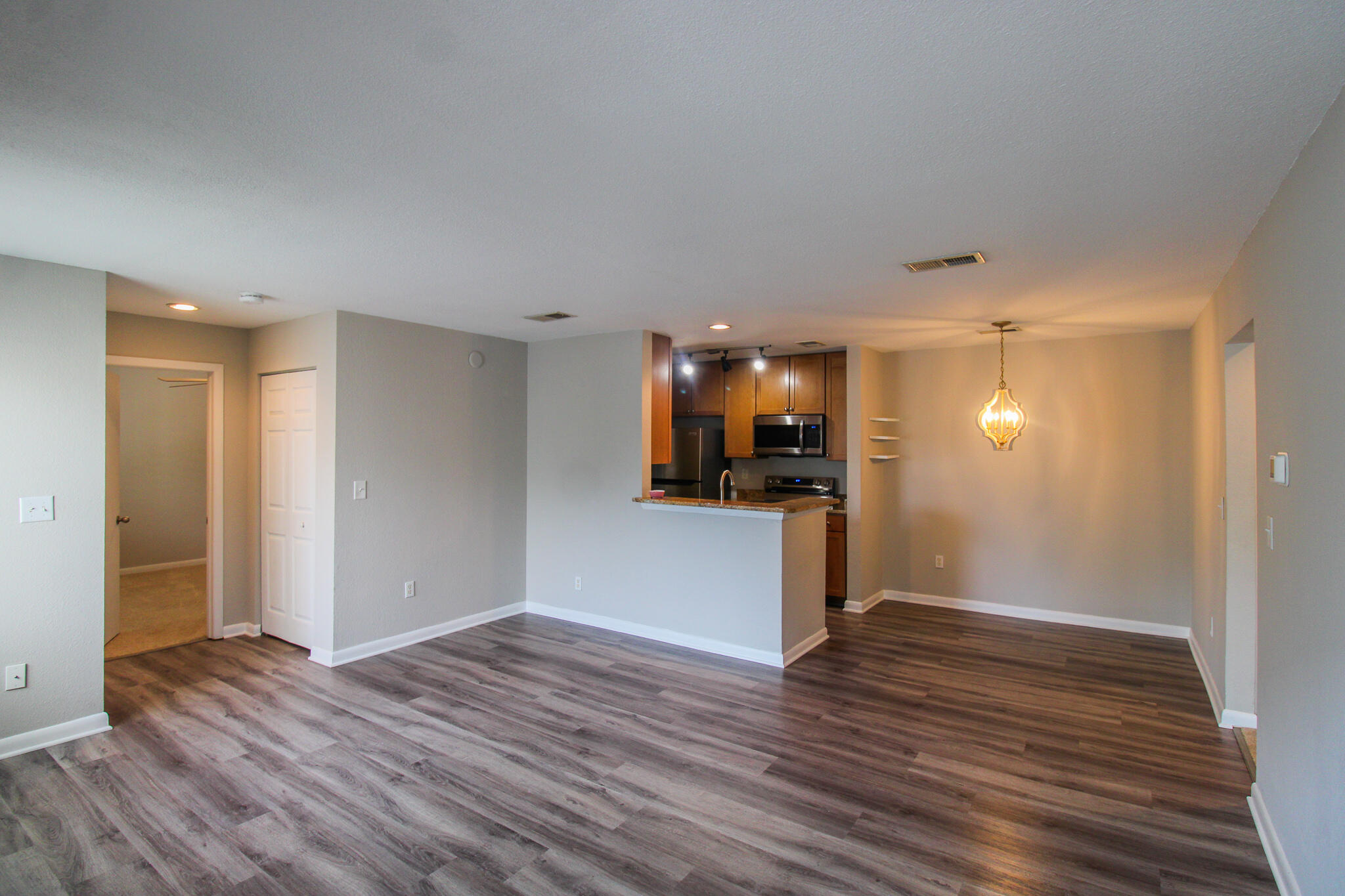 271 Alexandra Drive, Unit 12 Mount Pleasant, SC 29464 - Photo 11 of 17 A9224A90-88BF-48F1-9D7C-D60C103F622A