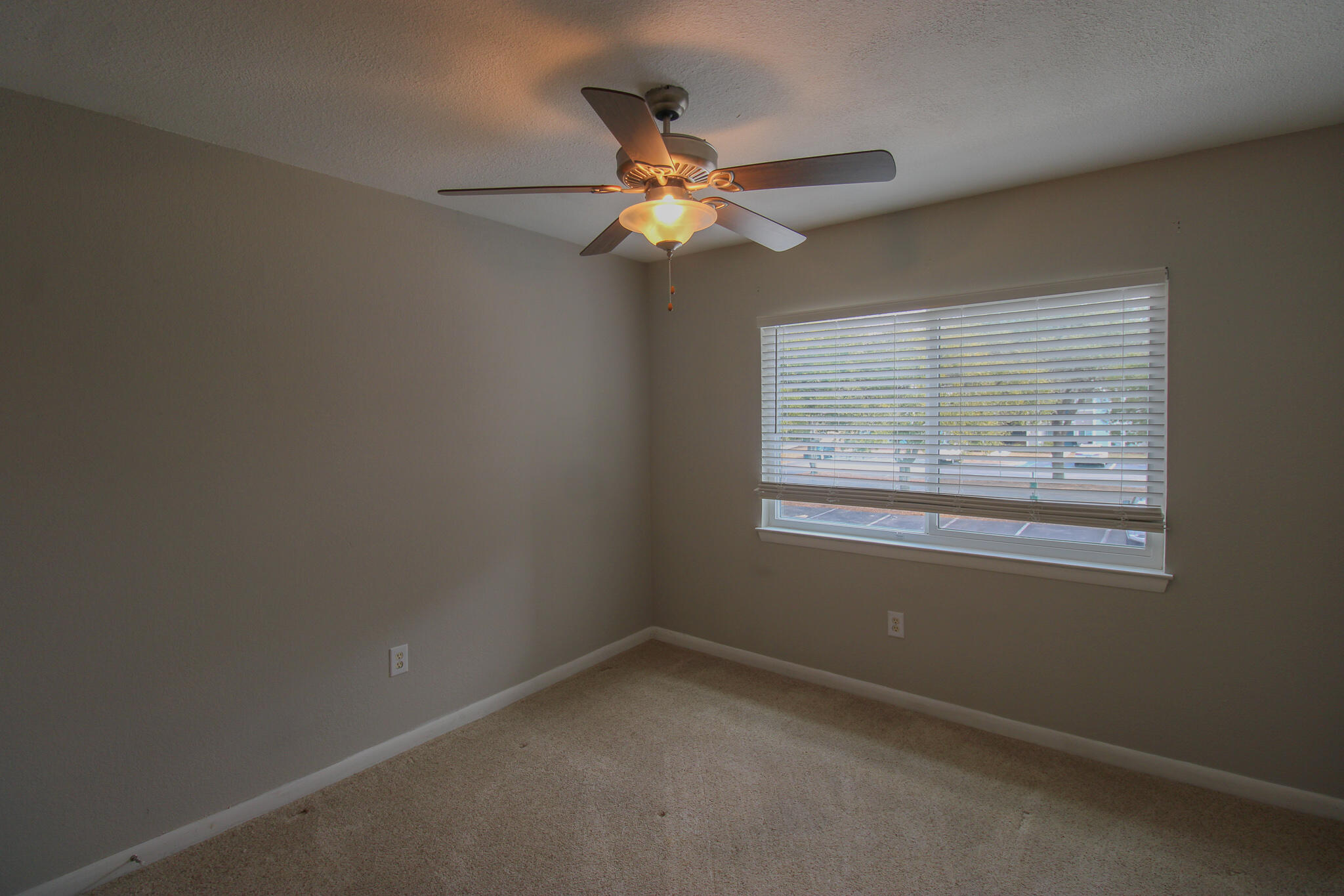 271 Alexandra Drive, Unit 12 Mount Pleasant, SC 29464 - Photo 12 of 17 885D0FF5-D7C2-4EEB-BC21-E732F6D5D464