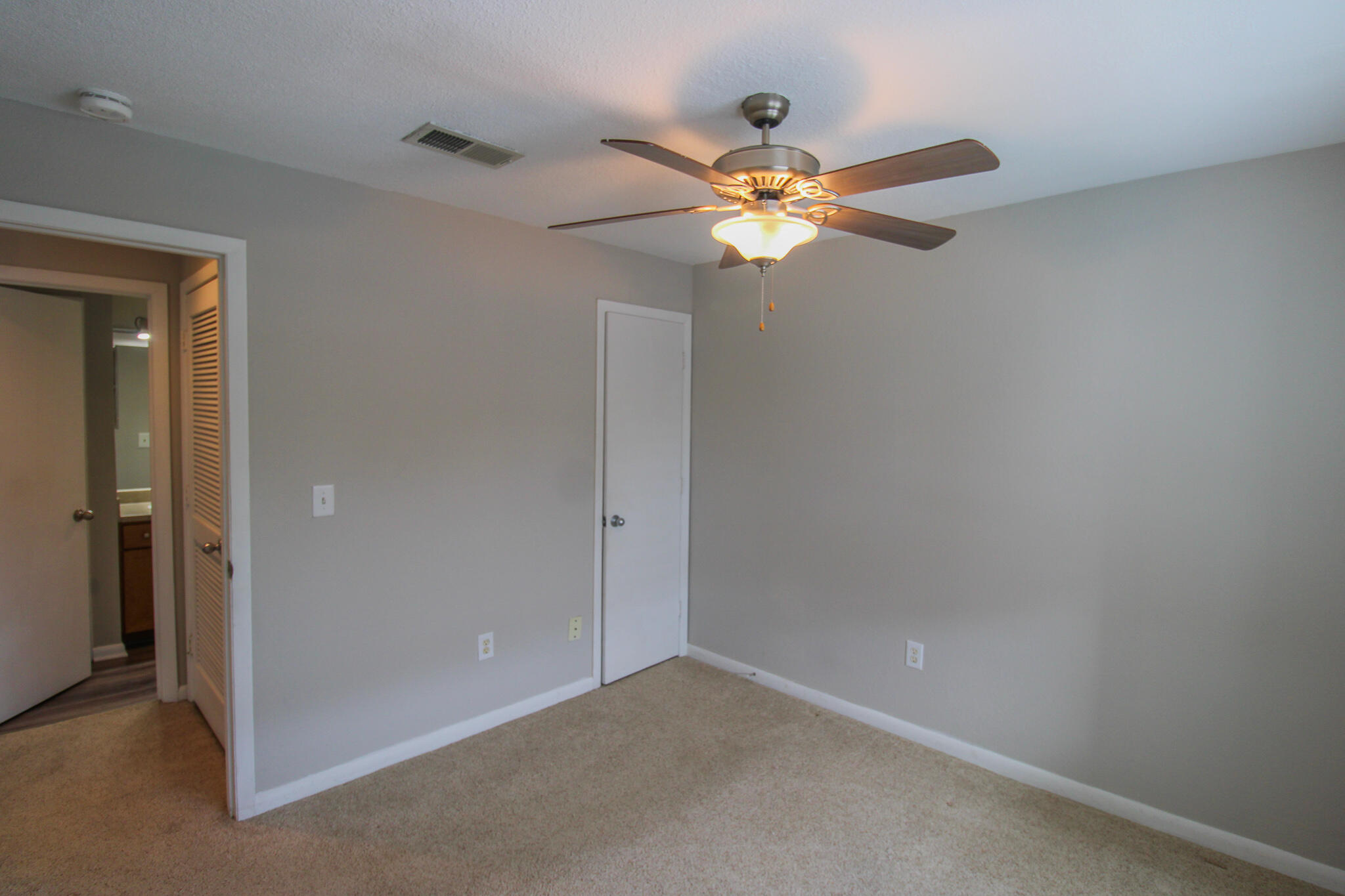 271 Alexandra Drive, Unit 12 Mount Pleasant, SC 29464 - Photo 13 of 17 418801BD-64BD-40F1-9D5A-711F8E0CBE54