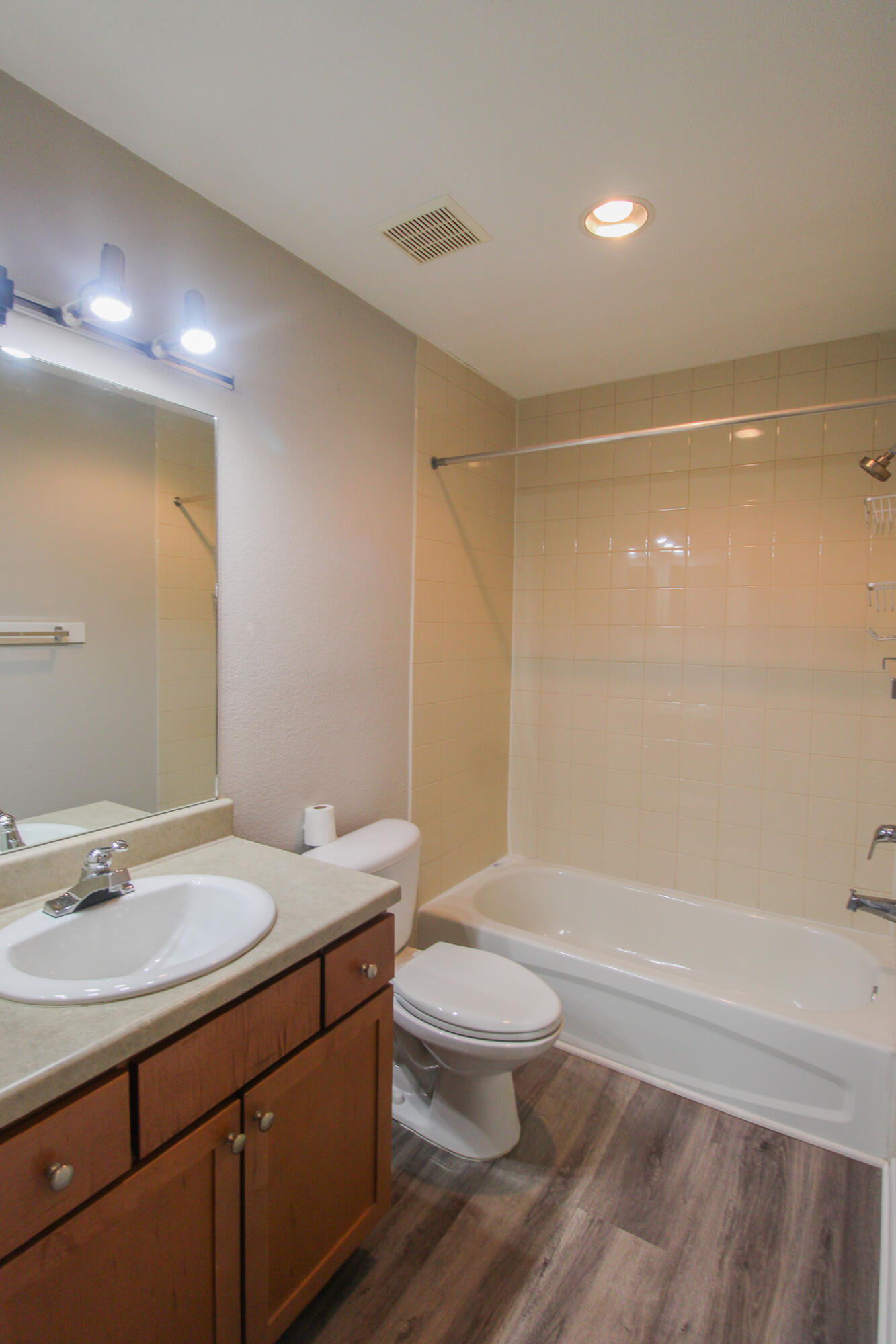 271 Alexandra Drive, Unit 12 Mount Pleasant, SC 29464 - Photo 14 of 17 3956D296-460E-454C-9A94-C84181281B46