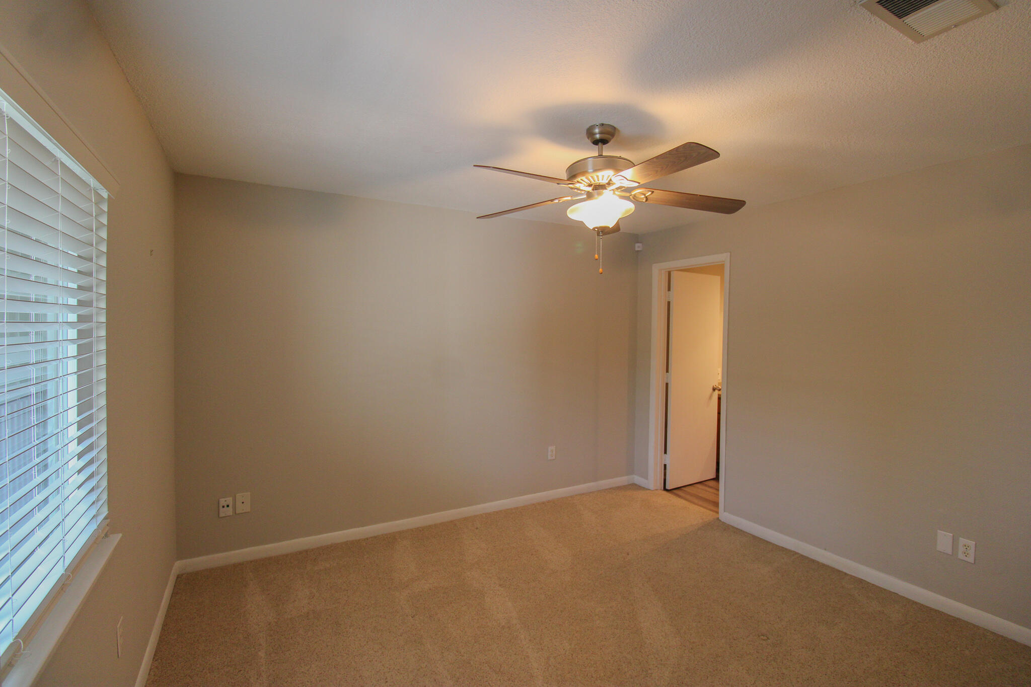 271 Alexandra Drive, Unit 12 Mount Pleasant, SC 29464 - Photo 15 of 17 196CEE24-FE1B-4400-9715-BA765B2B9B2E