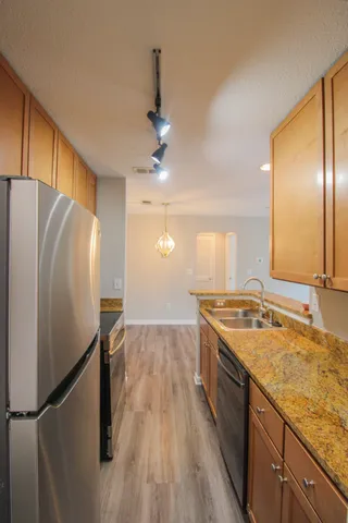 $2,930 | 271 Alexandra Drive, Unit 12, Mount Pleasant, SC 29464