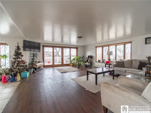 $209,900 | 35 Crooked Brook Drive, Dunkirk, NY 14048