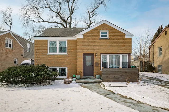 $345,000 | 2616 12th Avenue, Broadview, IL 60155
