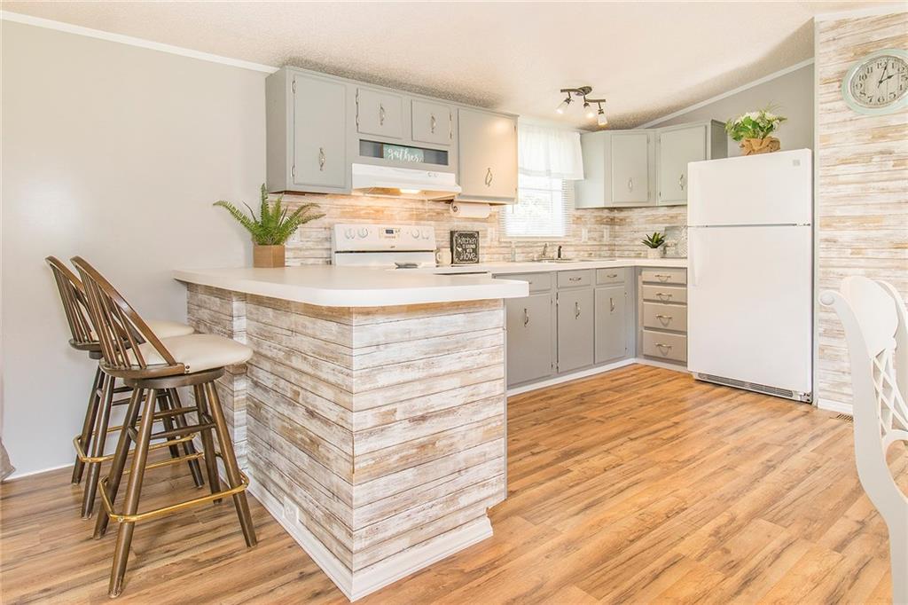 780 Donohoe Road Latrobe, PA 15650 - Photo 3 of 22 Gallery Image 3