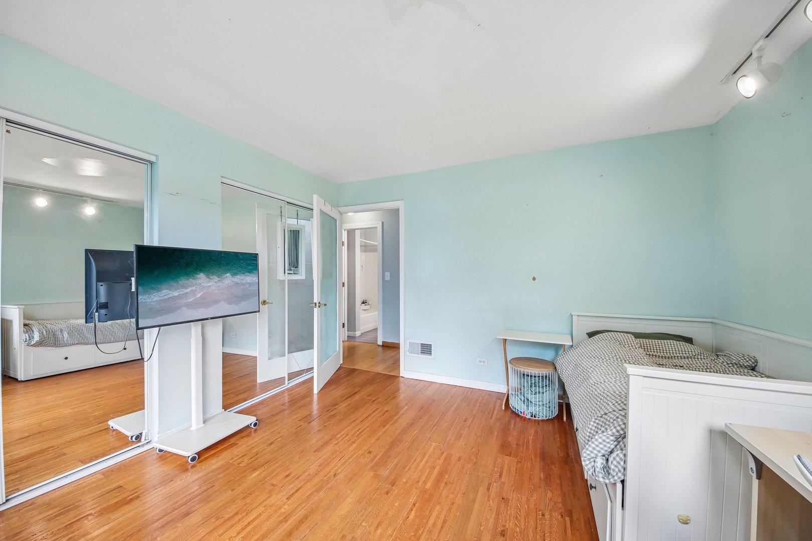 2120 Shermer Road Northbrook, IL 60062 - Photo 23 of 55 Gallery Image 23