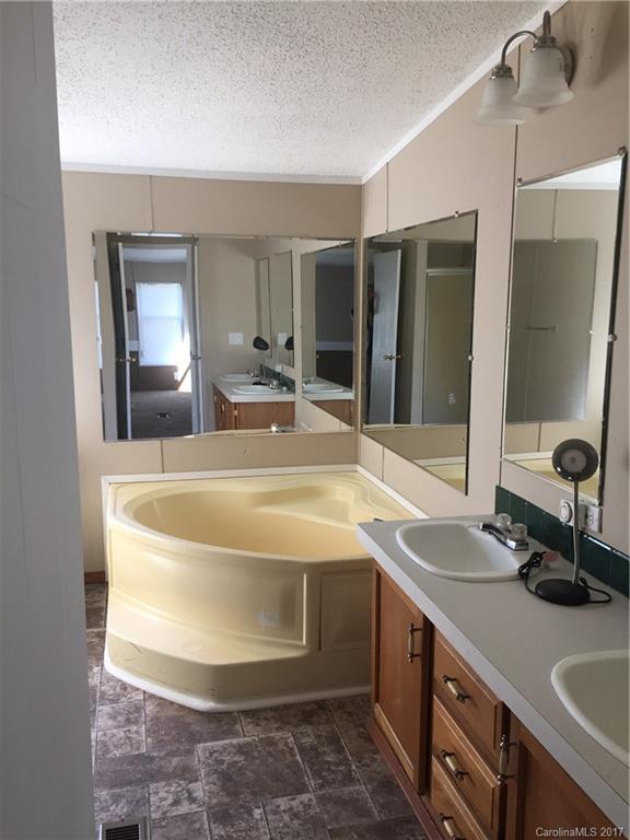35082 Lowder Road New London, NC 28127 - Photo 3 of 10 Gallery Image 3