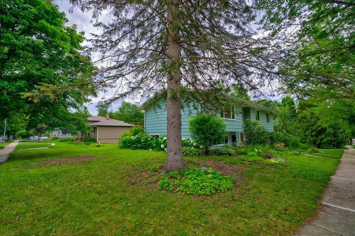 1401 Frisch Road Madison, WI 53711 - Photo 5 of 41