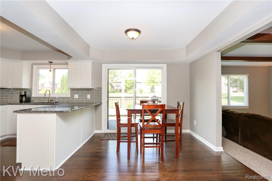 254 Slade Court Rochester, MI 48307 - Photo 3 of 48 Slade-2.jpg