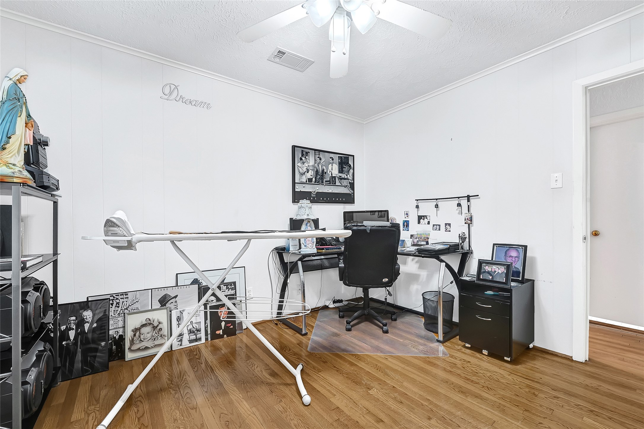 4831 Knickerbocker Street Houston, TX 77035 - Photo 39 of 50 Second view of the Office showing a clear layout and comfortable workspace.