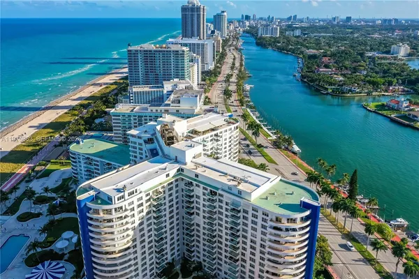 $7,000 | 5161 Collins Avenue, Unit 1012, Miami Beach, FL 33140
