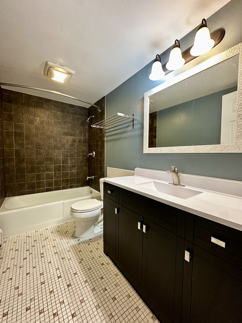 248 East Bailey Road, Unit L Naperville, IL 60565 - Photo 10 of 16 Gallery Image 10