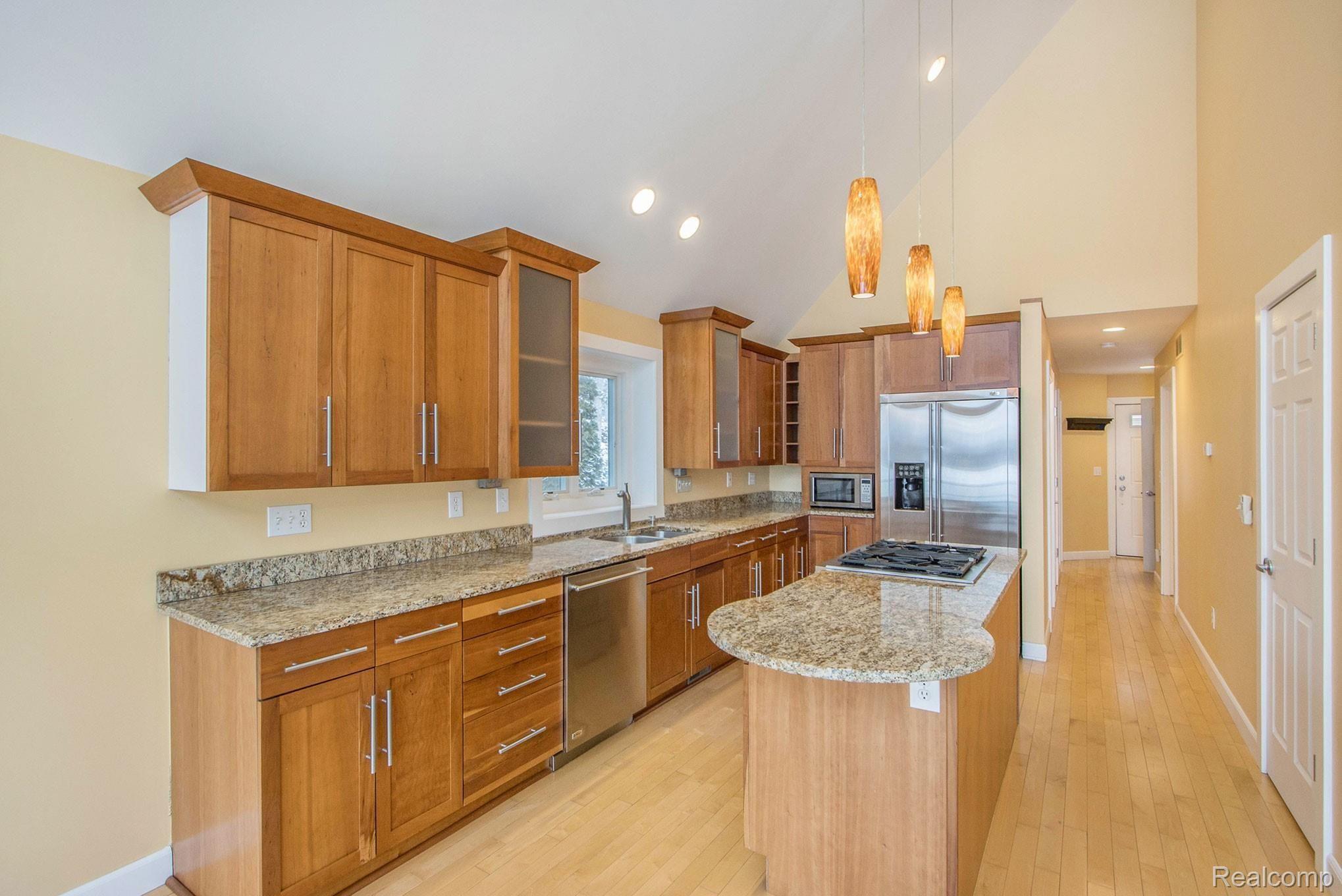 213 Kingston Road Leonard, MI 48367 - Photo 5 of 19 IMG_0399.jpg