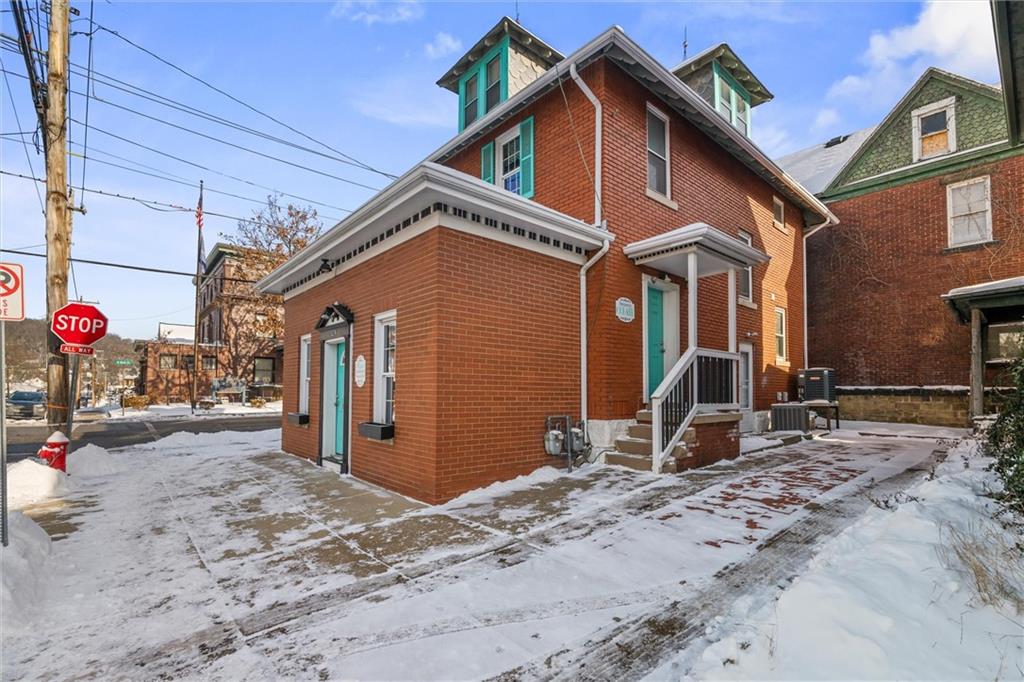 129 North Washington Street Butler, PA 16001 - Photo 37 of 42 a backyard of a house