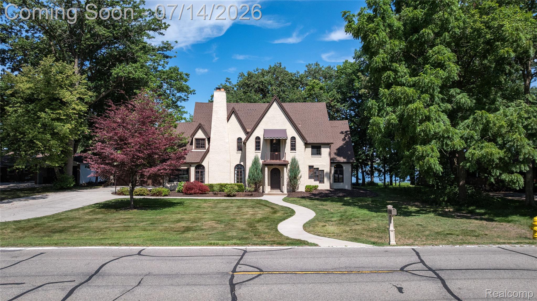 18460 Meridian Road Grosse Ile, MI 48138 - Photo 2 of 50 Front house