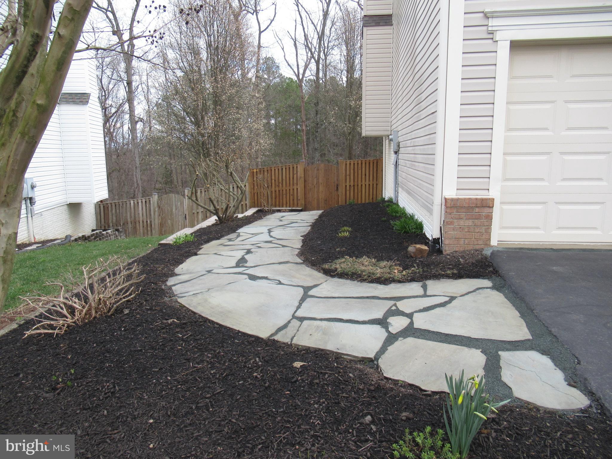 8695 Ruby Rise Place Bristow, VA 20136 - Photo 6 of 37 View of Side