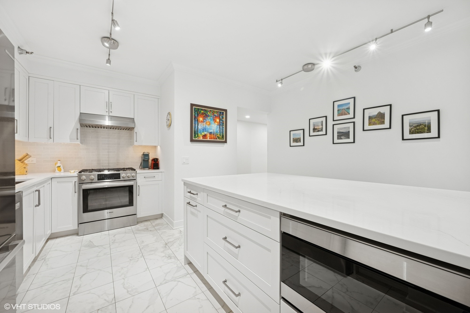 55 West Delaware Place, Unit 413 Chicago, IL 60610 - Photo 15 of 29