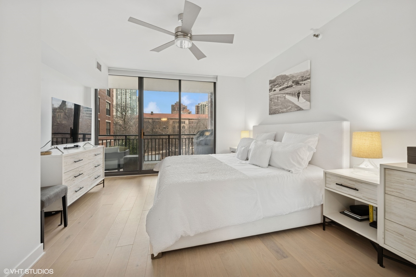 55 West Delaware Place, Unit 413 Chicago, IL 60610 - Photo 16 of 29