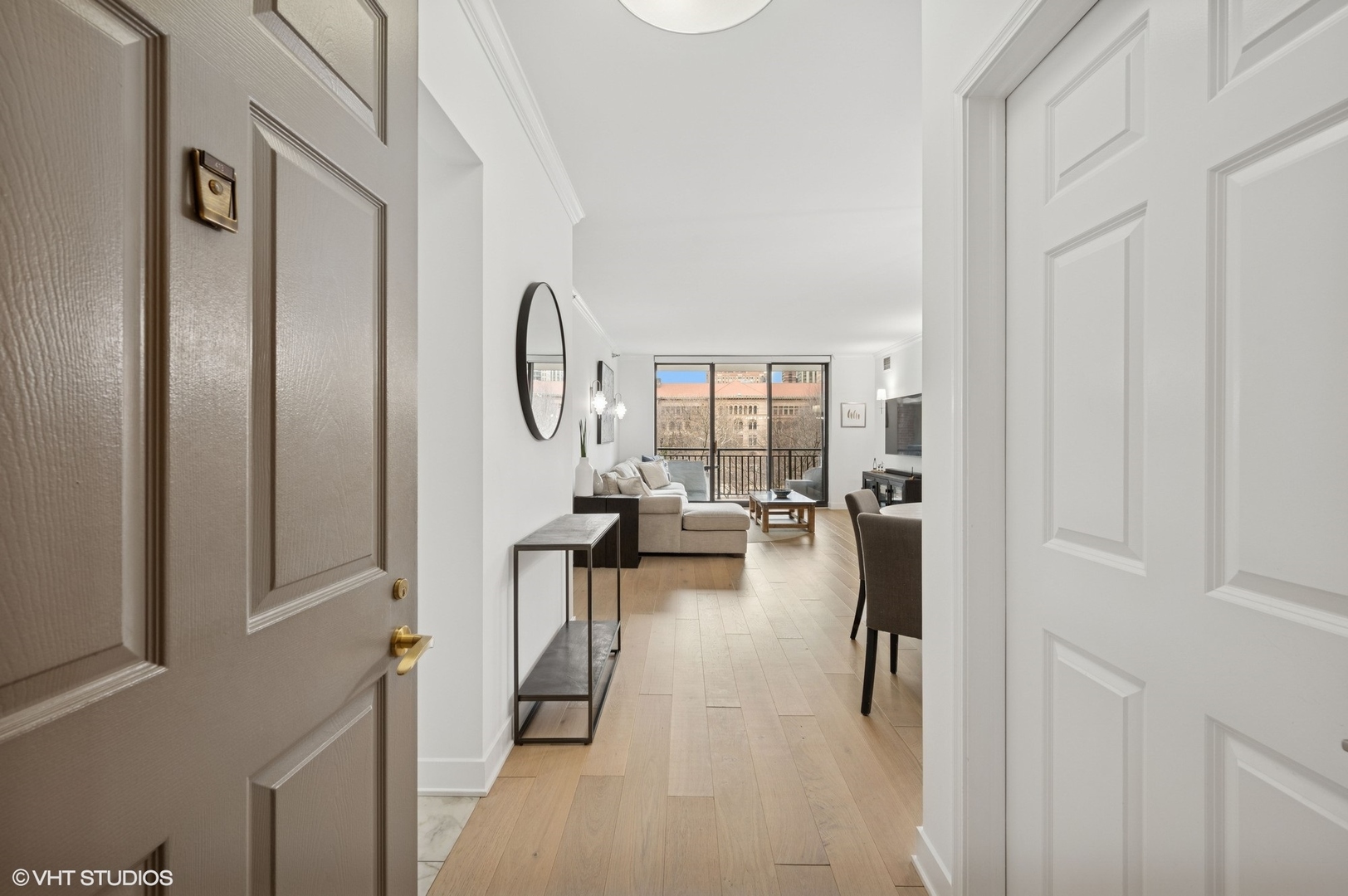 55 West Delaware Place, Unit 413 Chicago, IL 60610 - Photo 4 of 29