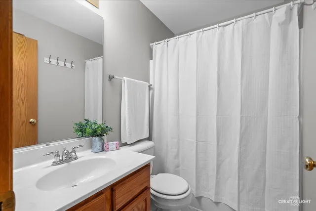 $525,000 | 404 Kent Court, Oswego, IL 60543