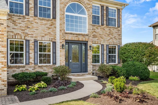 $525,000 | 404 Kent Court, Oswego, IL 60543