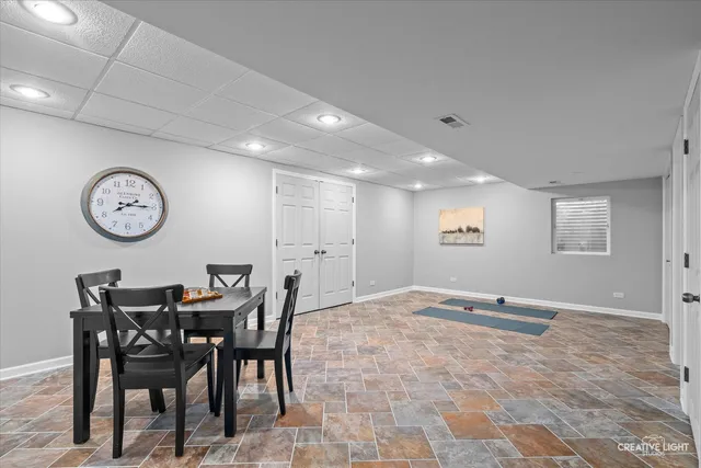 $525,000 | 404 Kent Court, Oswego, IL 60543