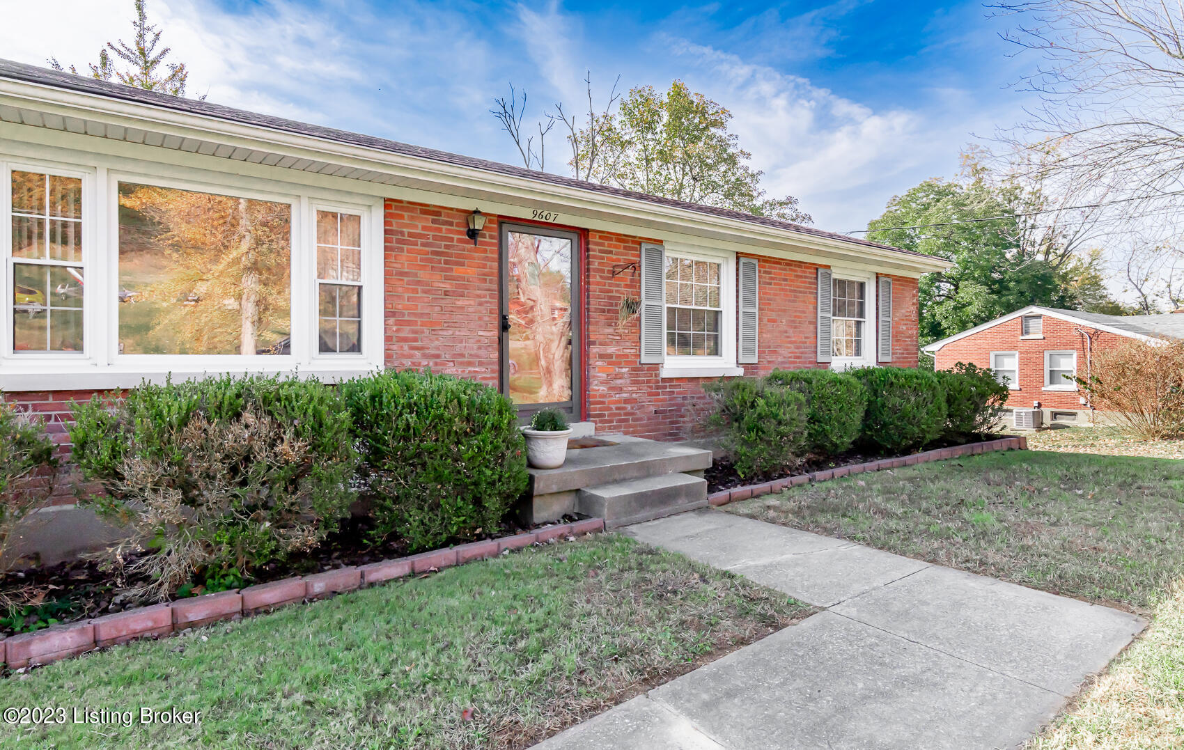 9607 3rd Street Road Louisville, KY 40272 - Photo 2 of 58 8A6A7D7E-BD8C-4F8F-8474-D4CF5433A331