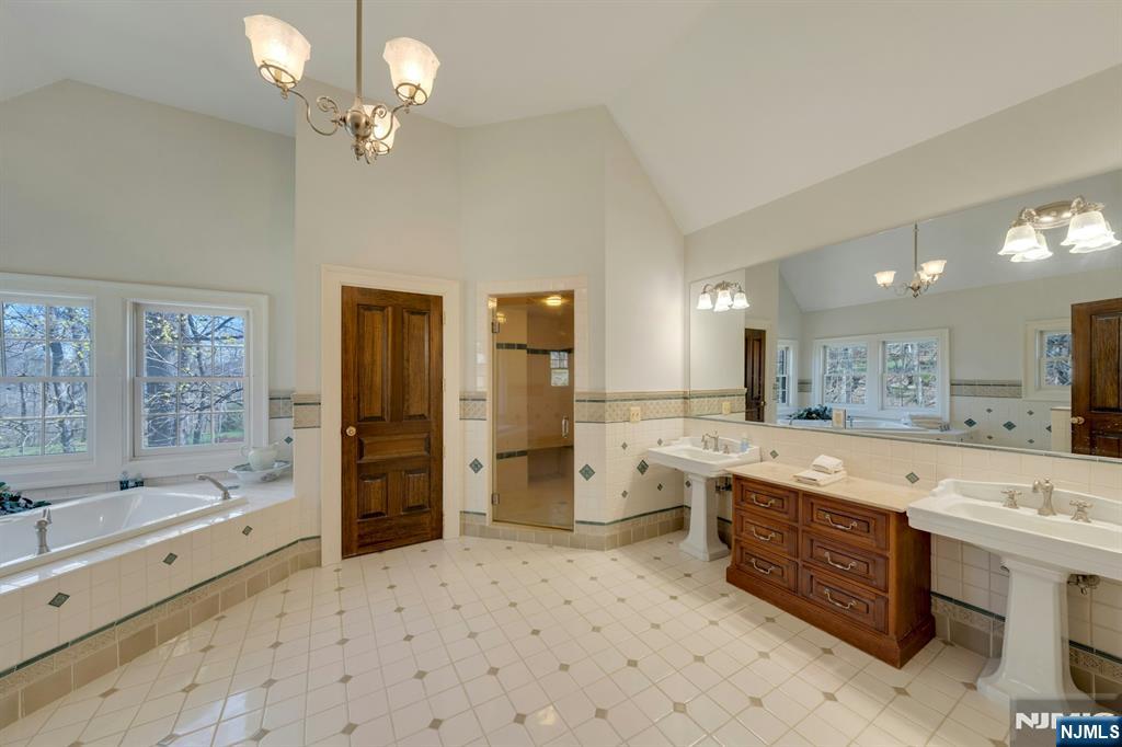 213 Stokes Farm Road Franklin Lakes, NJ 07417 - Photo 23 of 47