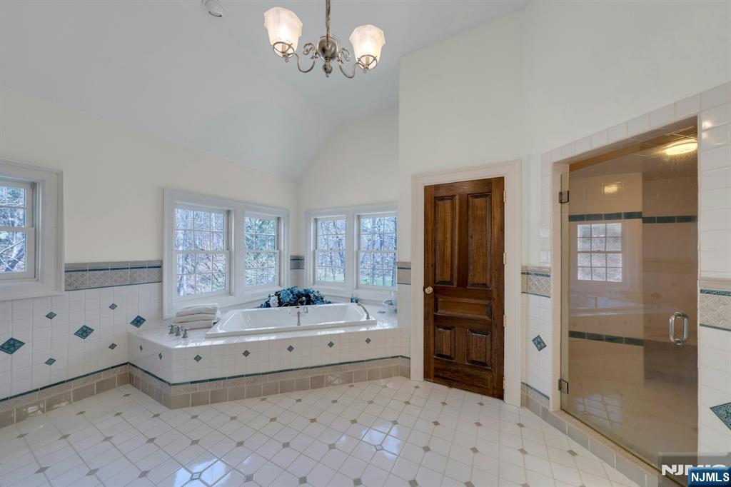 213 Stokes Farm Road Franklin Lakes, NJ 07417 - Photo 24 of 47